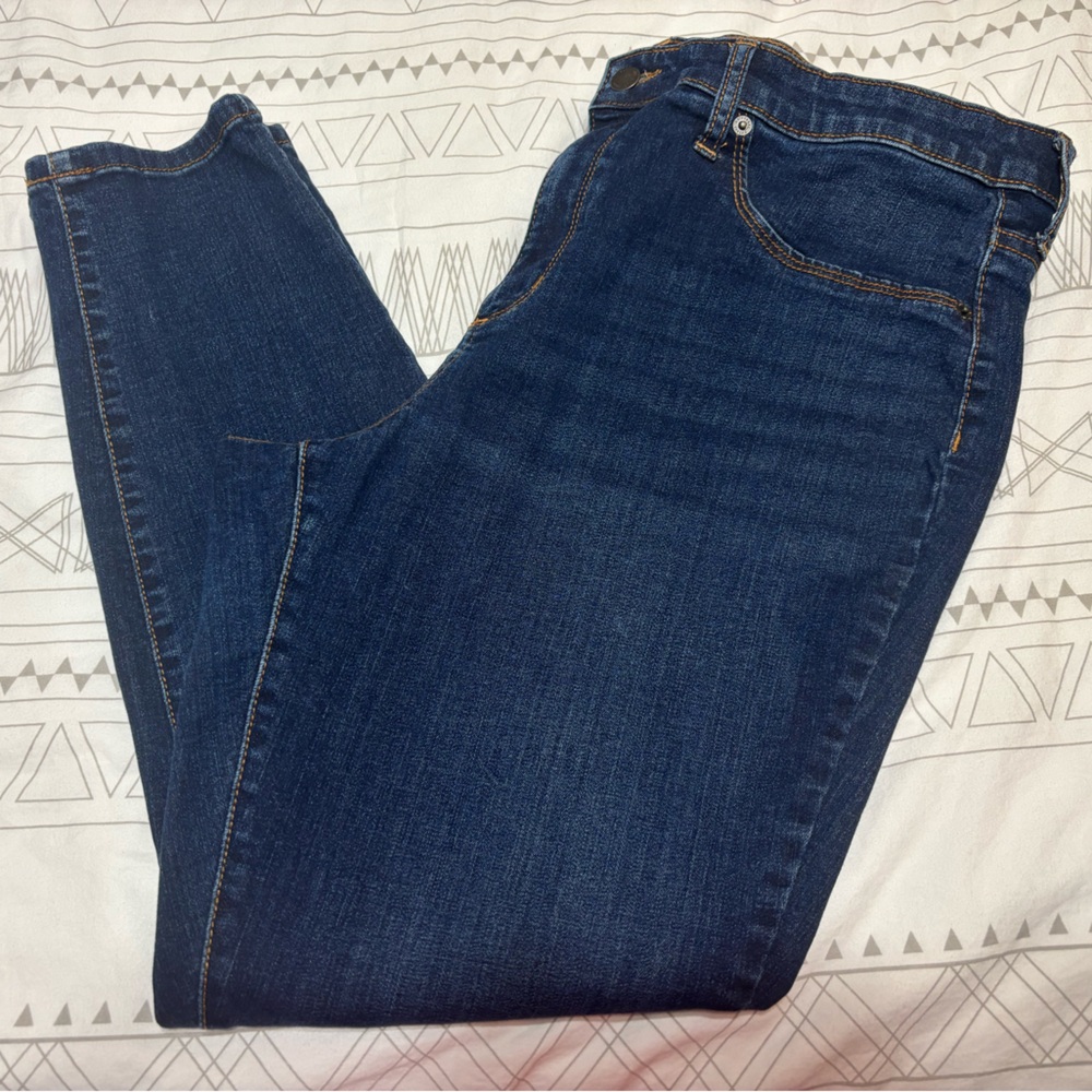 Universal Thread High Waist Jegging